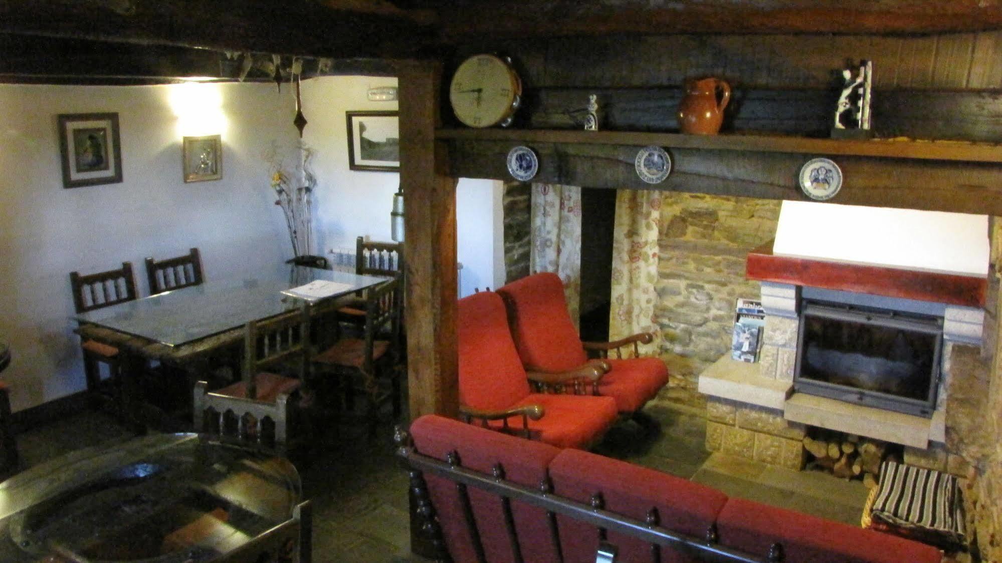 Gasthaus Casa Lucas Arzúa Exterior foto